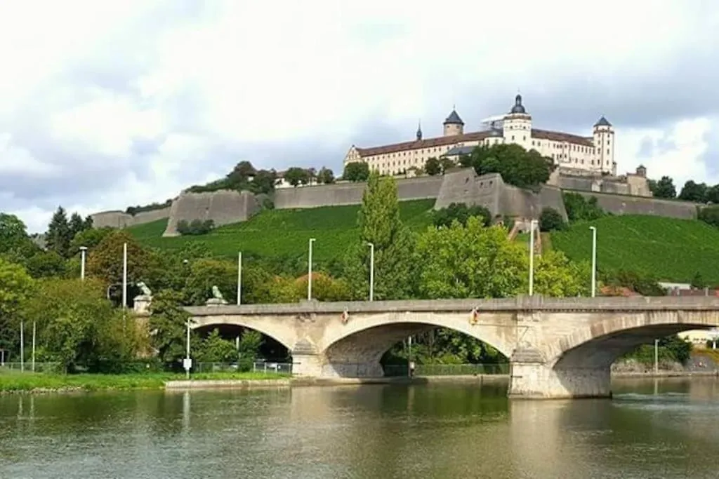 Apartment Willkommen In Wuerzburg اهلا بكم فى Willcome