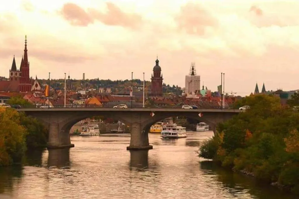 Apartment Willkommen In Wuerzburg اهلا بكم فى Willcome Germany